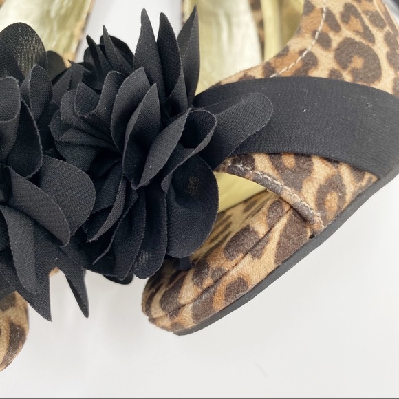 Carlos Santana Leopard Print Cupcake Heels Sz 7.5 - Picture 5 of 10